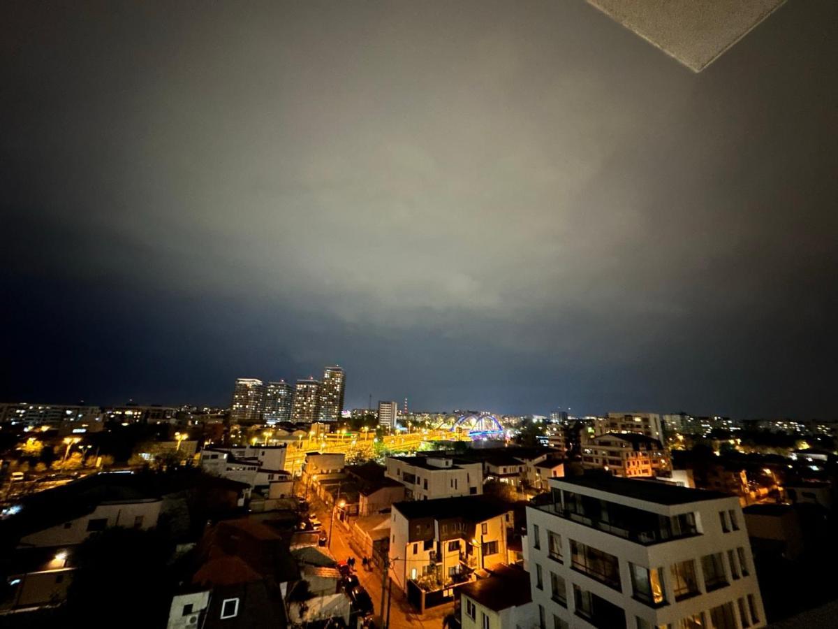 Sunset Apartment - Central Apt With Rooftop Garden Bukarest Exterior foto