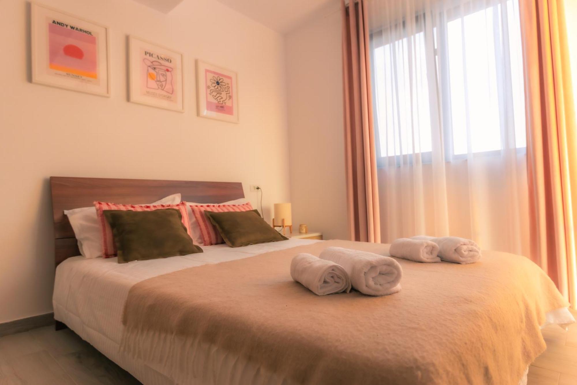 Sunset Apartment - Central Apt With Rooftop Garden Bukarest Exterior foto