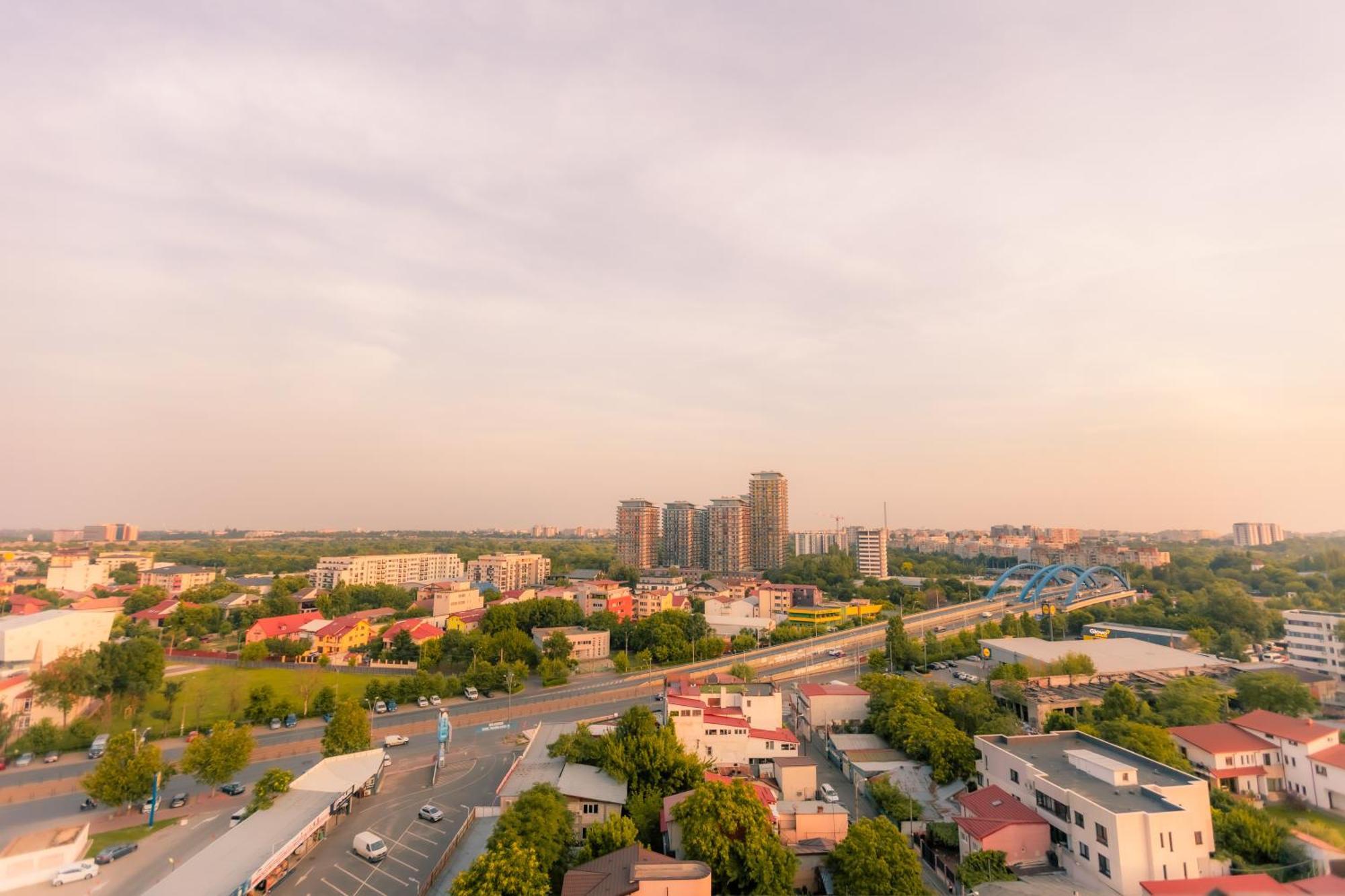 Sunset Apartment - Central Apt With Rooftop Garden Bukarest Exterior foto